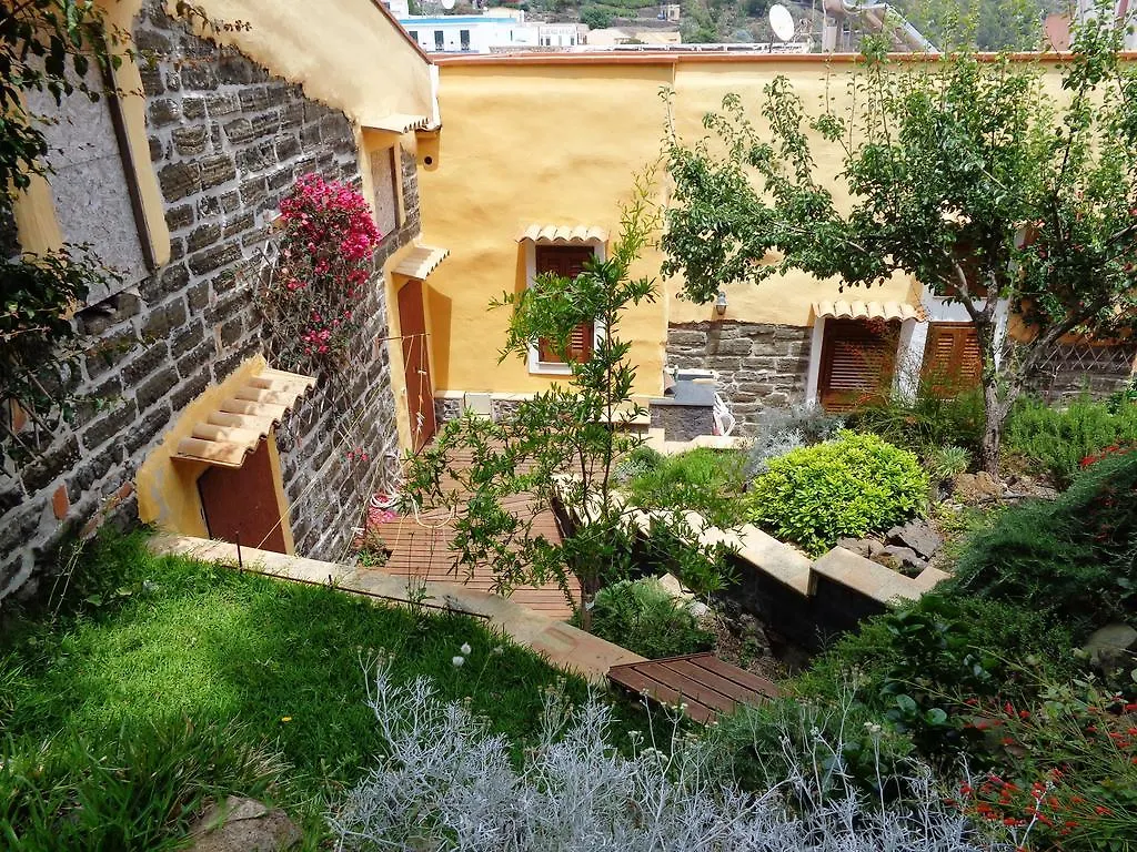 Hotel Baglio Antico Forno Isola di Ustica Affittacamere