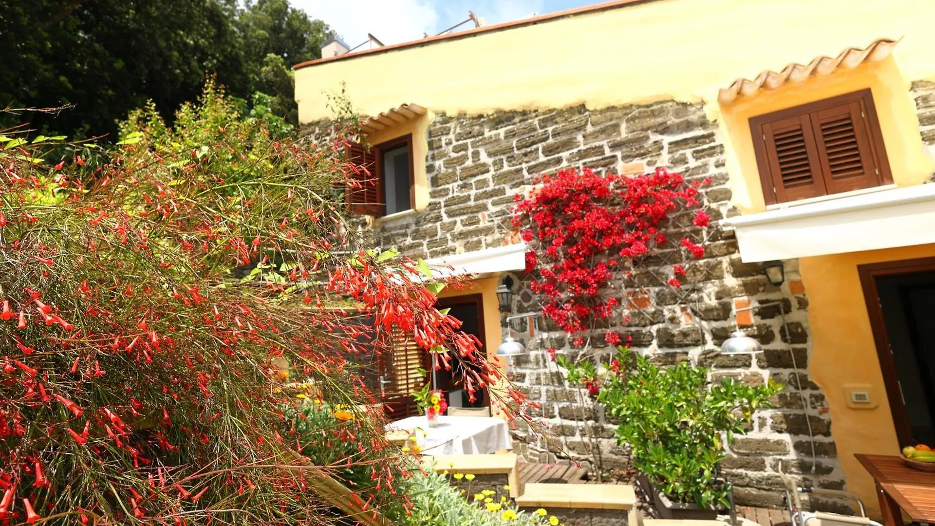 ** Guest house Baglio Antico Forno Hotel Isola di Ustica Italy