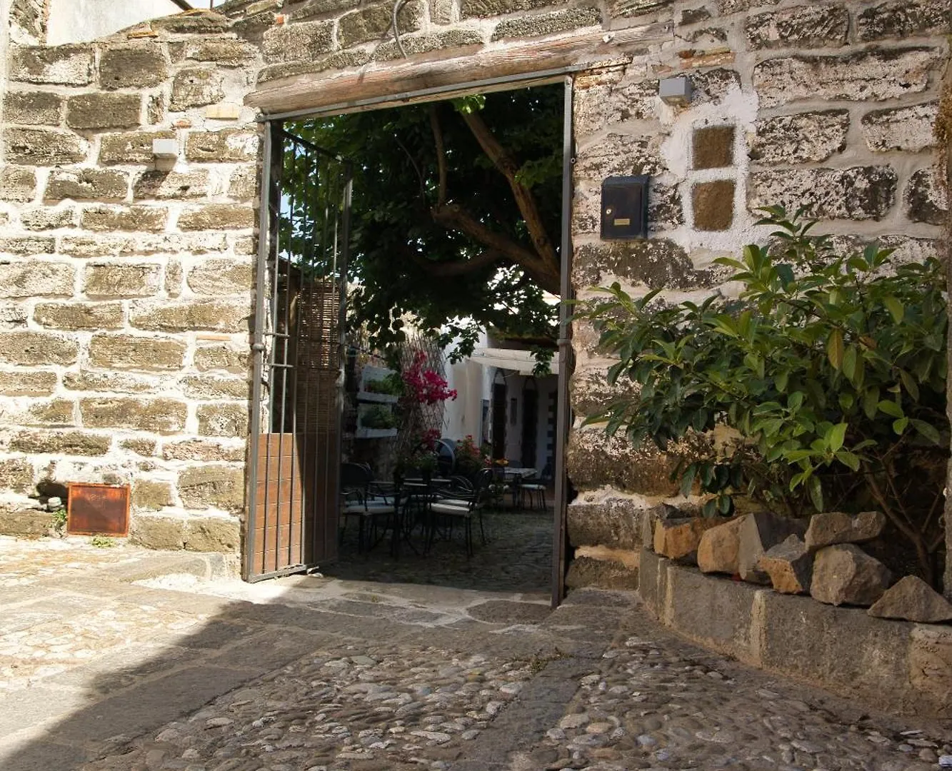 Baglio Antico Forno Hotel Isola di Ustica 2*,  Italy